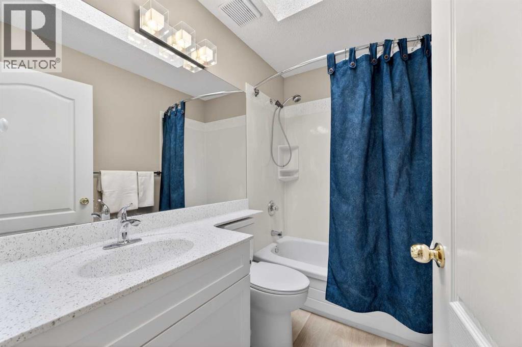 230 Rocky Ridge Cove NW, Calgary, Alberta  T3G 4L1 - Photo 34 - A2303867