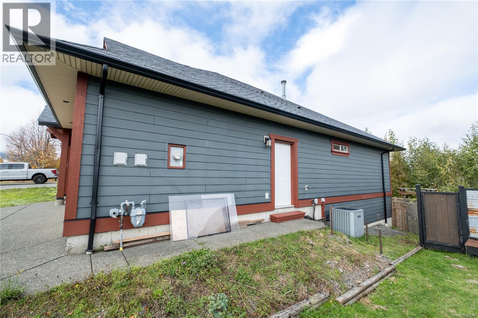 2644 Kendal Ave, Cumberland, British Columbia V0R 1S0 - Photo 6 - 1037685