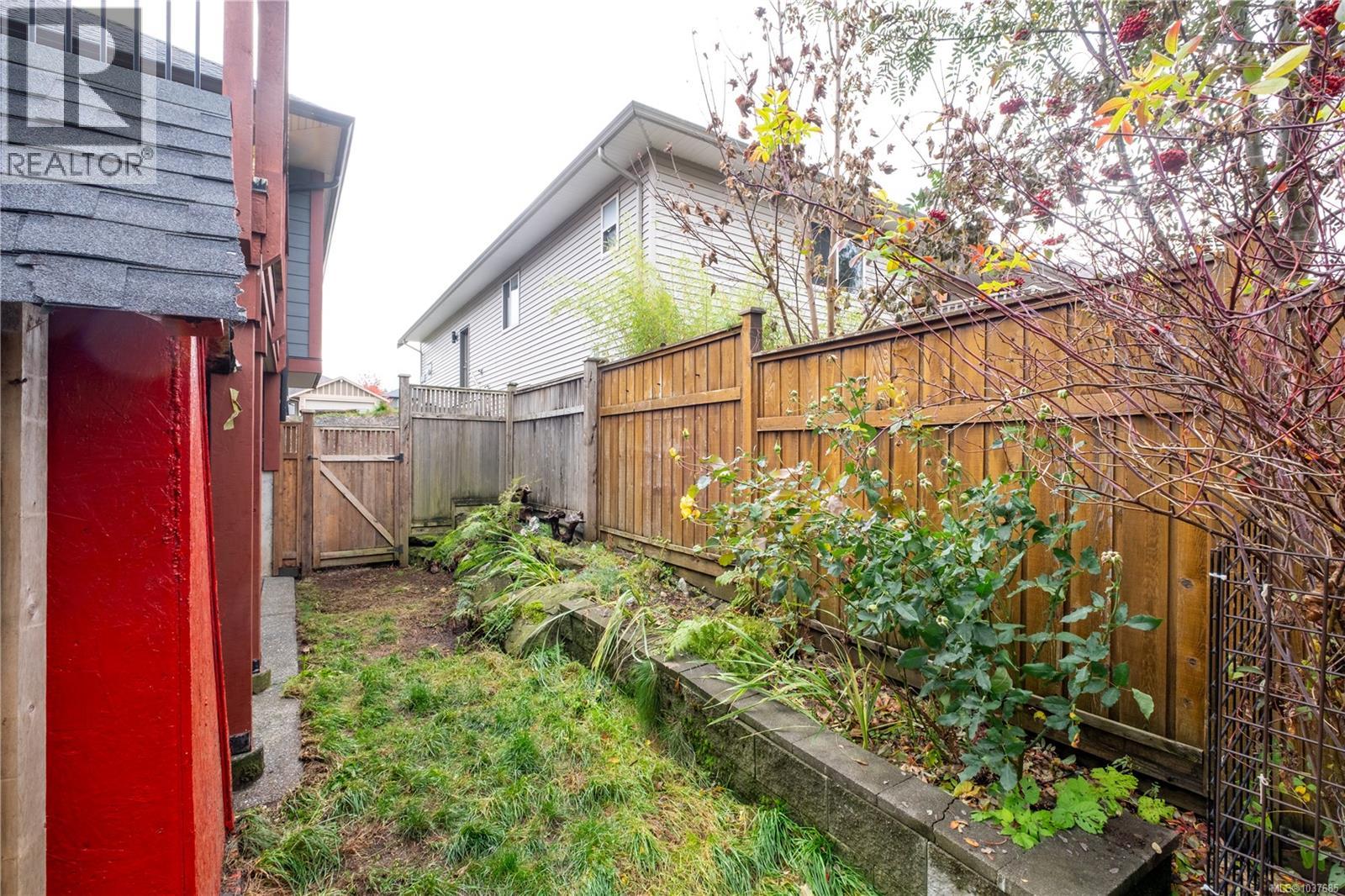 2644 Kendal Ave, Cumberland, British Columbia V0R 1S0 - Photo 14 - 1037685