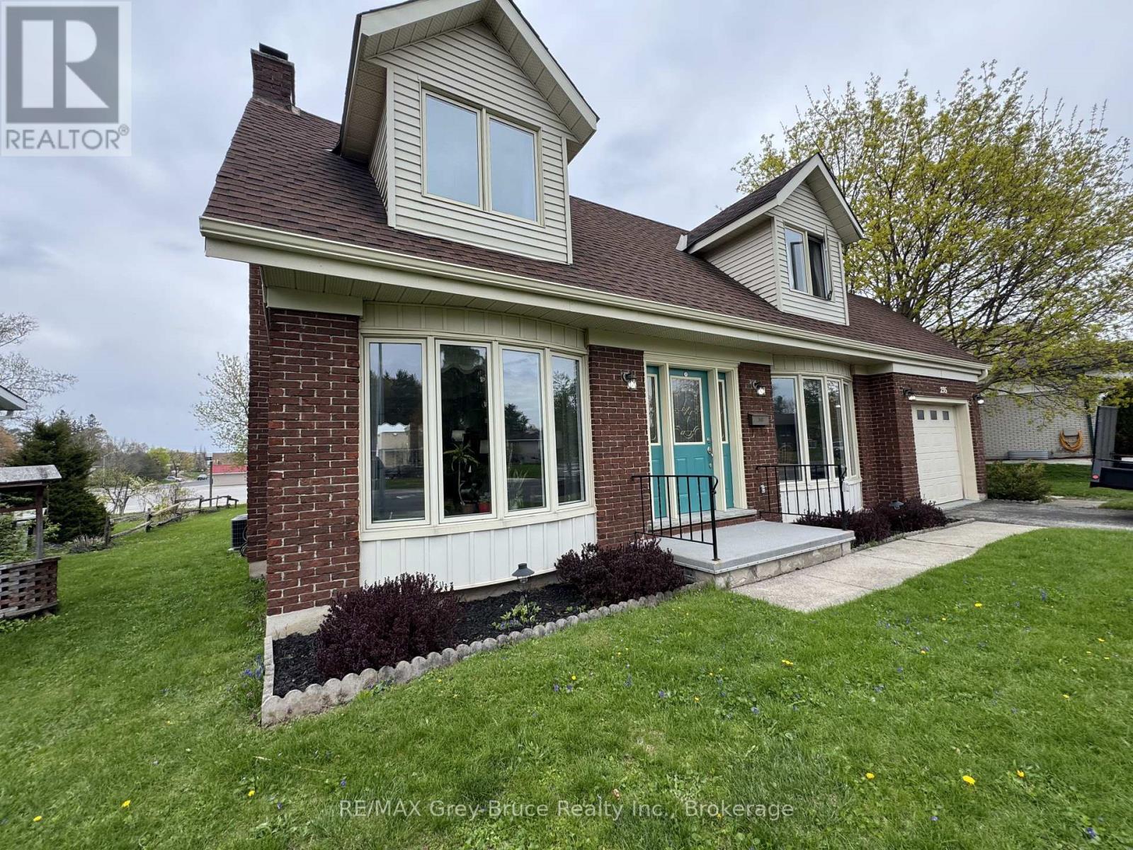235 5TH AVENUE, Hanover, Ontario