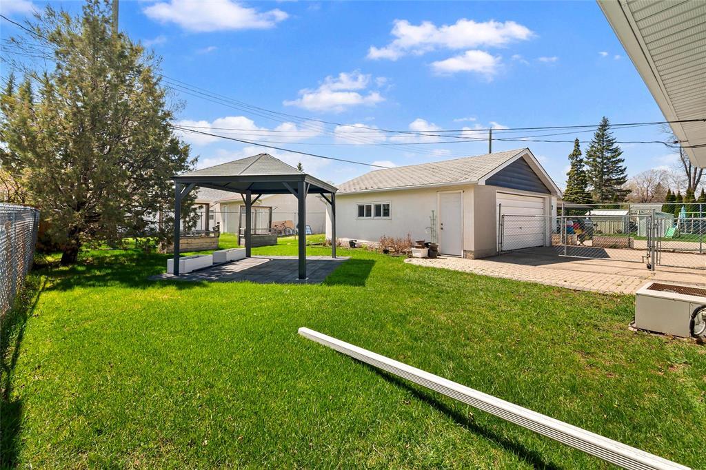 41 Coral Crescent, Winnipeg, Manitoba  R2J 1V6 - Photo 17 - 202611265