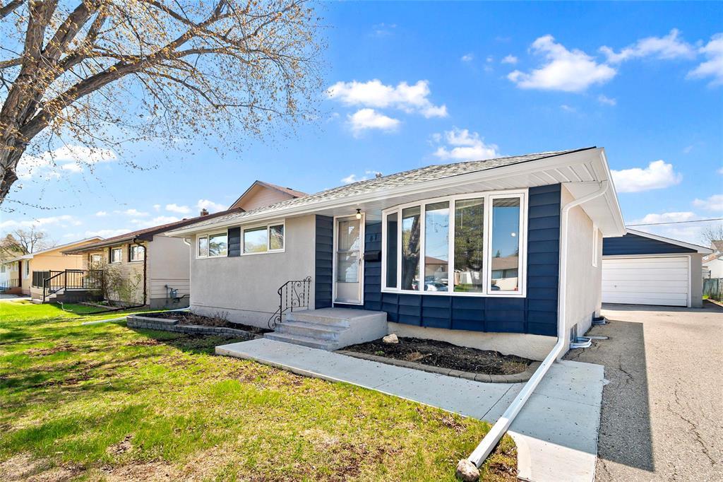 41 Coral Crescent, Winnipeg, Manitoba  R2J 1V6 - Photo 2 - 202611265