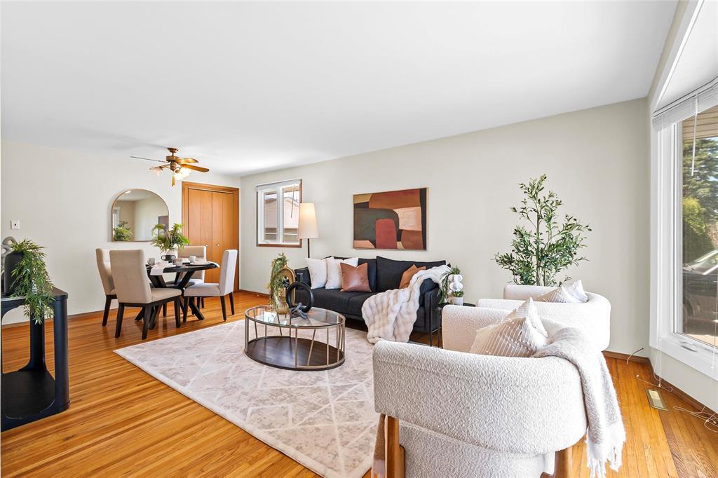 41 Coral Crescent, Winnipeg, Manitoba  R2J 1V6 - Photo 4 - 202611265