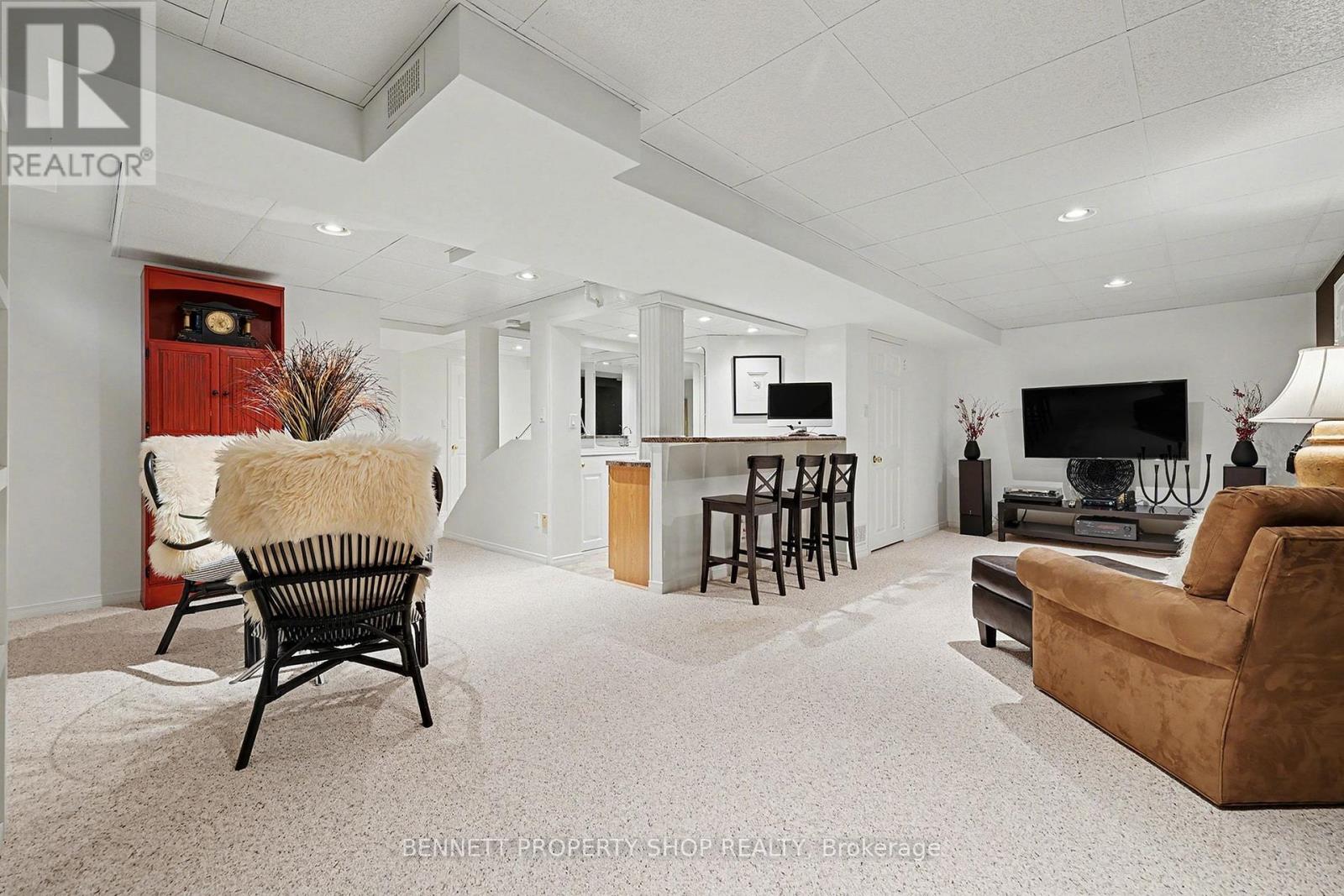 12 Sherk Crescent, Ottawa, Ontario  K2K 2L4 - Photo 24 - X12936900