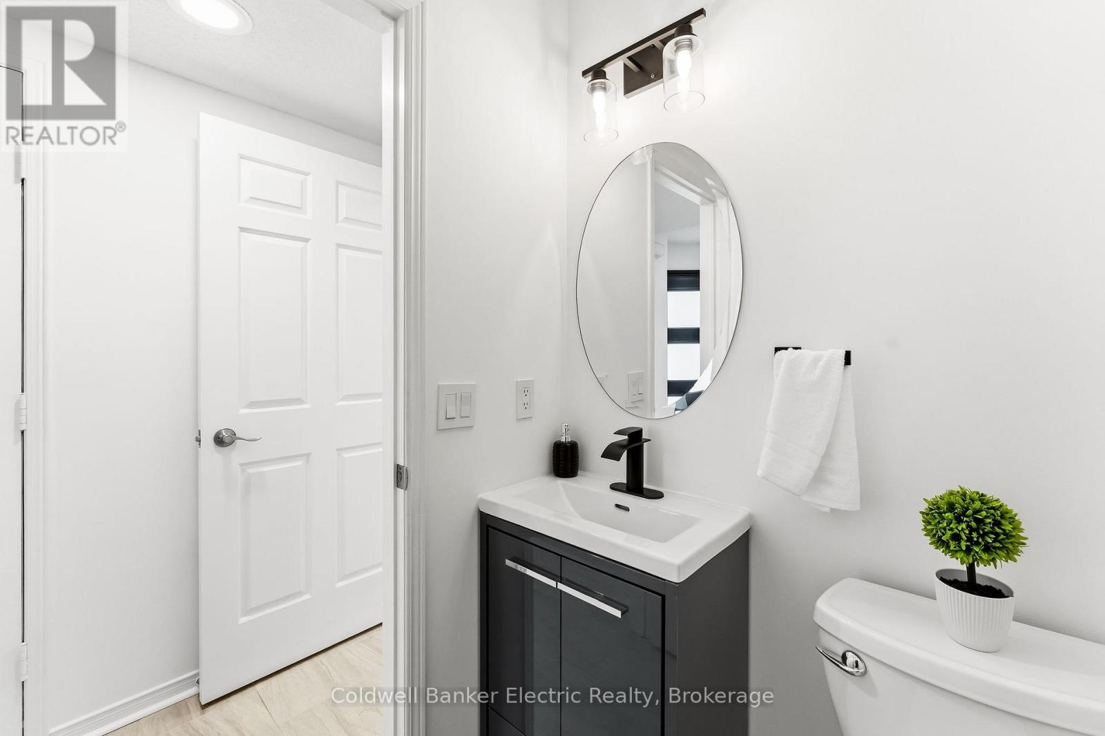 106 Greybeaver Trail, Toronto, Ontario  M1C 4V3 - Photo 16 - E13158440
