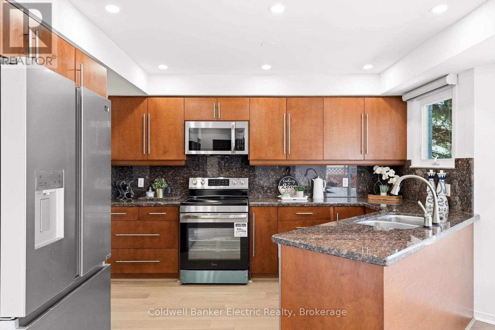 106 Greybeaver Trail, Toronto, Ontario  M1C 4V3 - Photo 17 - E13158440