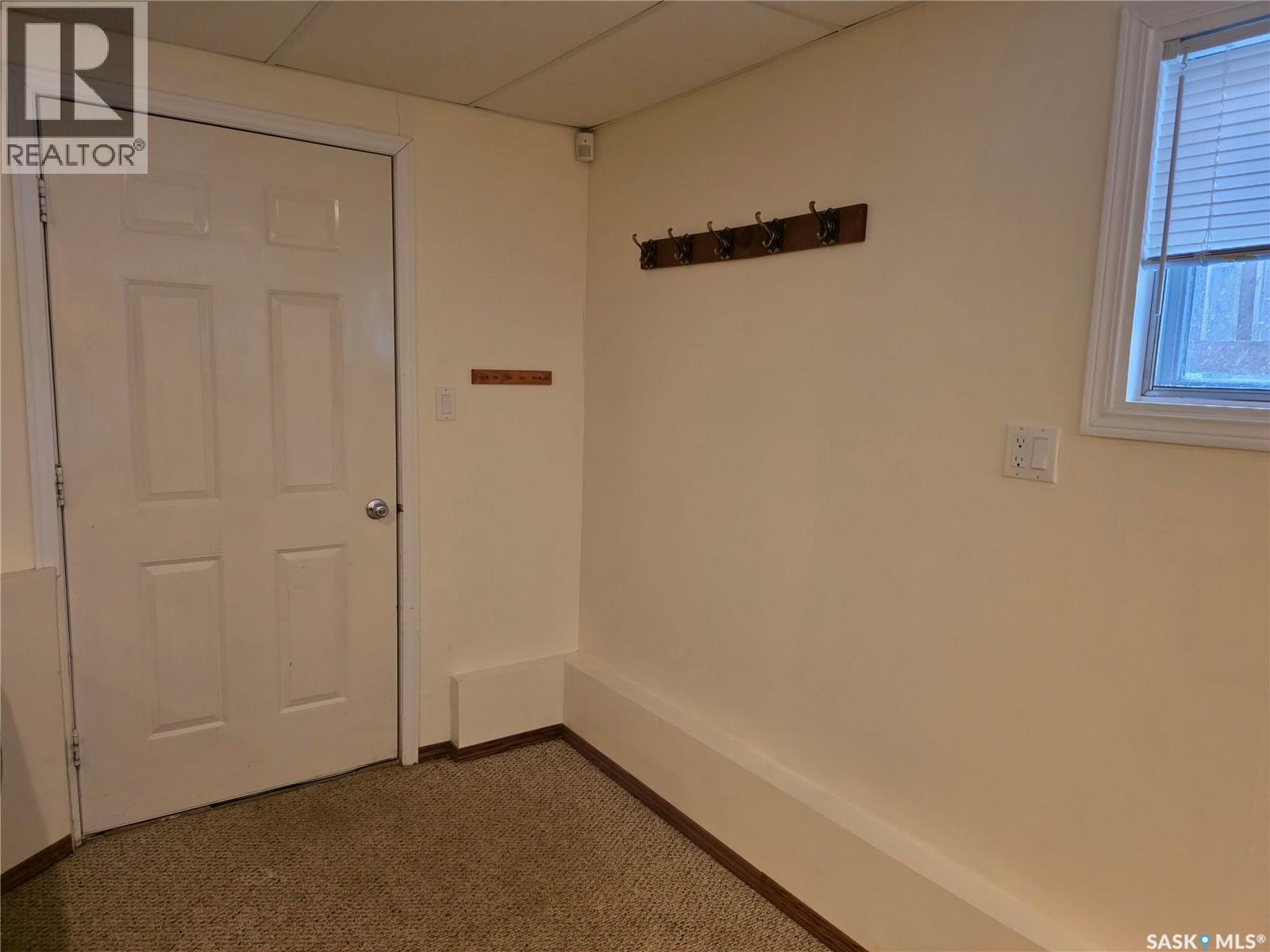 626 Jan Avenue, South Lake, Saskatchewan  S0H 4C0 - Photo 3 - SK031027