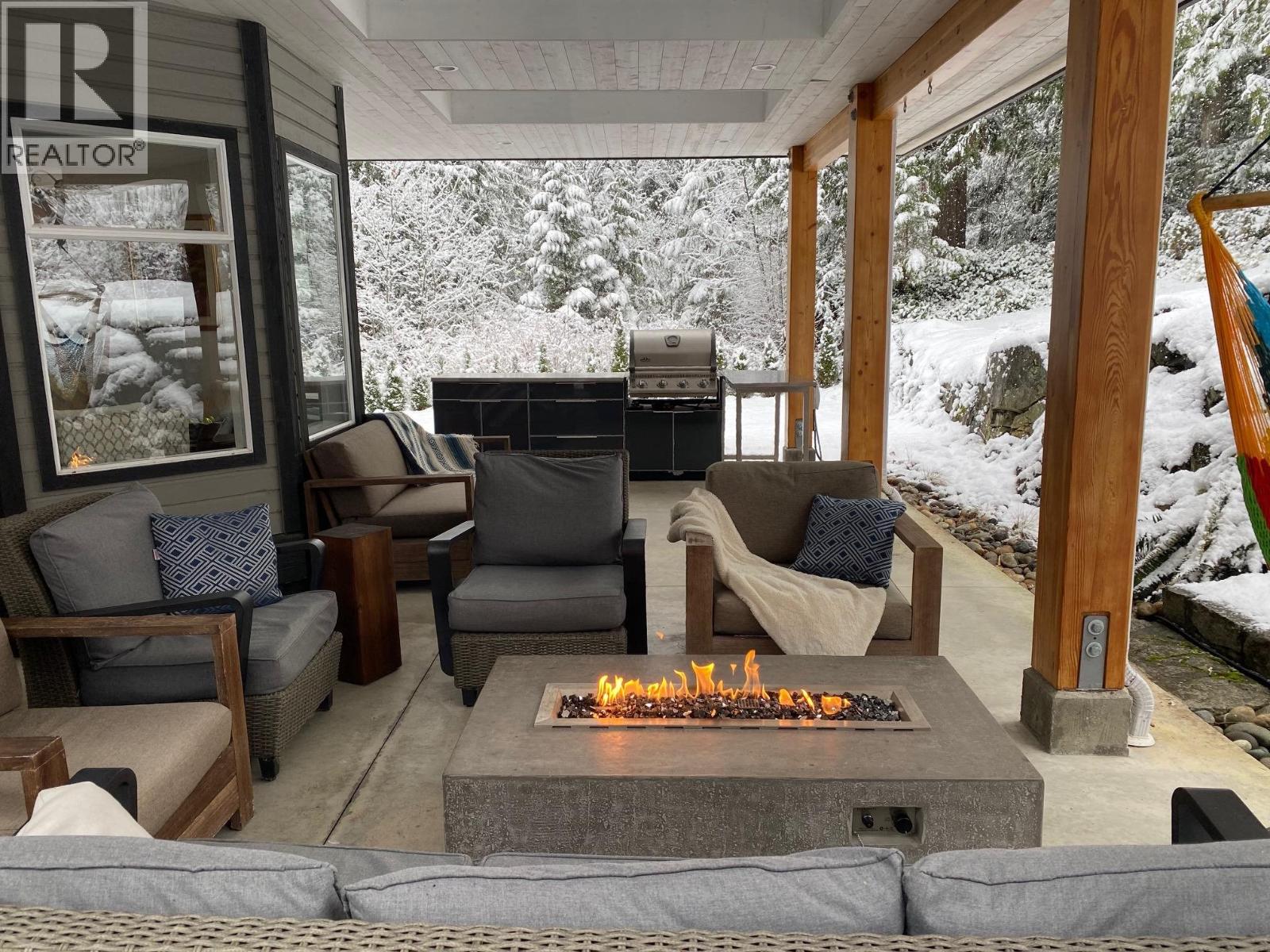 40735 Thunderbird Ridge, Squamish, British Columbia  V0N 1T0 - Photo 31 - R3126417