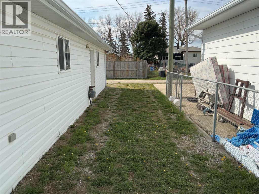 309 52 Avenue W, Claresholm, Alberta  T0L 0T0 - Photo 28 - A2307991