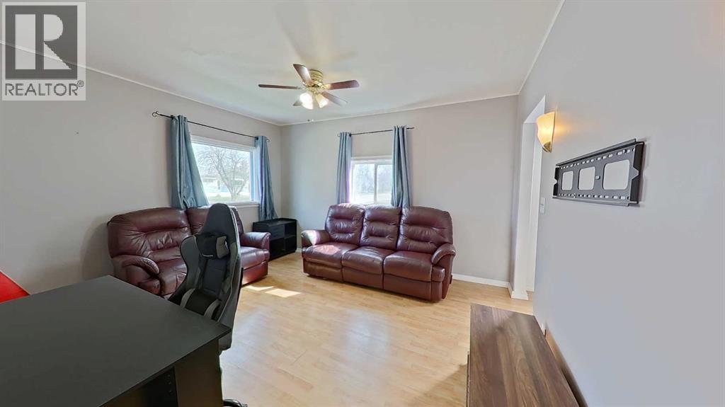 309 52 Avenue W, Claresholm, Alberta  T0L 0T0 - Photo 7 - A2307991