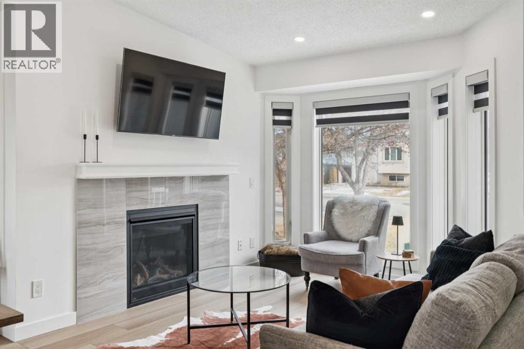 194 Martinglen Way NE, Calgary, Alberta  T3J 3L1 - Photo 5 - A2310999
