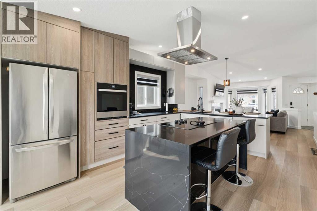 194 Martinglen Way NE, Calgary, Alberta  T3J 3L1 - Photo 11 - A2310999