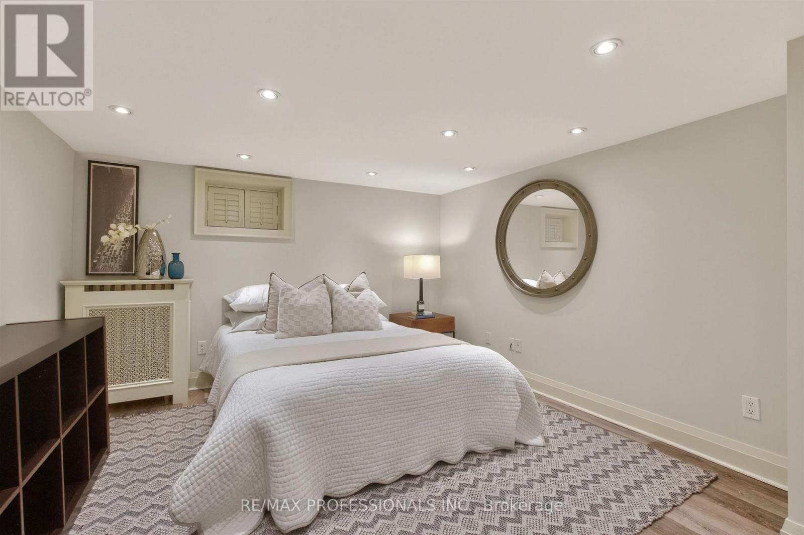 59 Grenview Boulevard N, Toronto, Ontario  M8X 2K3 - Photo 39 - W13158080