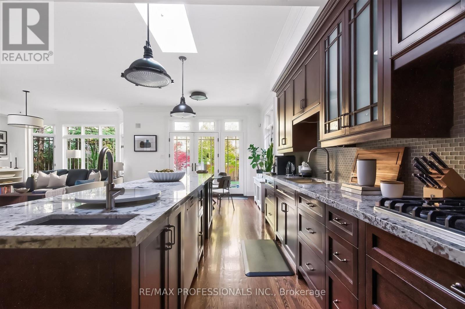 59 Grenview Boulevard N, Toronto, Ontario  M8X 2K3 - Photo 13 - W13158080