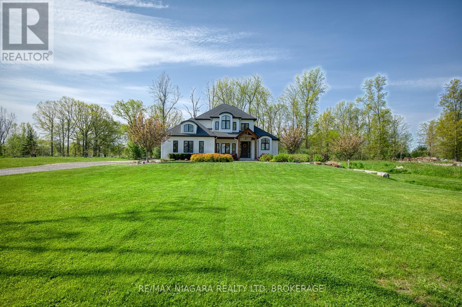 1595 Bertie Street S, Fort Erie (Crescent Park), Ontario L2A 5M4 - Photo 2 - X13158234