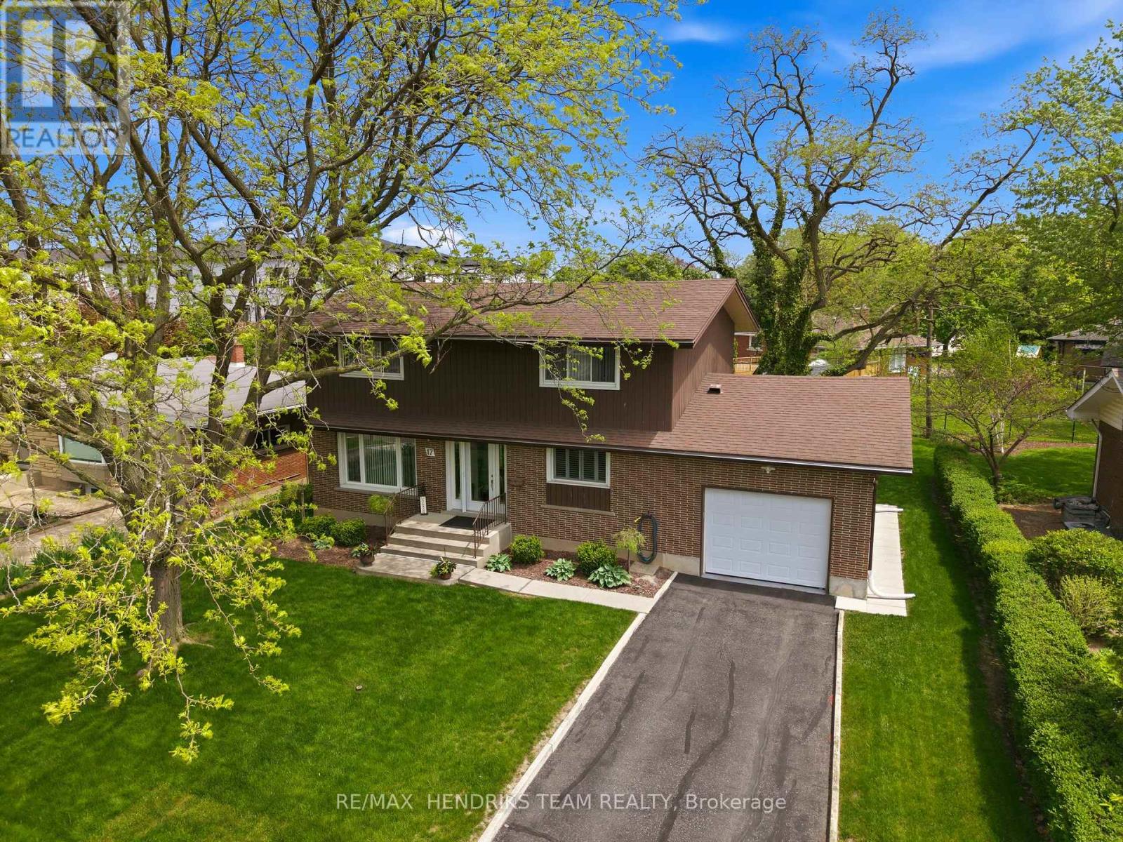 17 Jasmin Crescent, St. Catharines (Glendale/glenridge), Ontario  L2T 2B9 - Photo 4 - X13158518