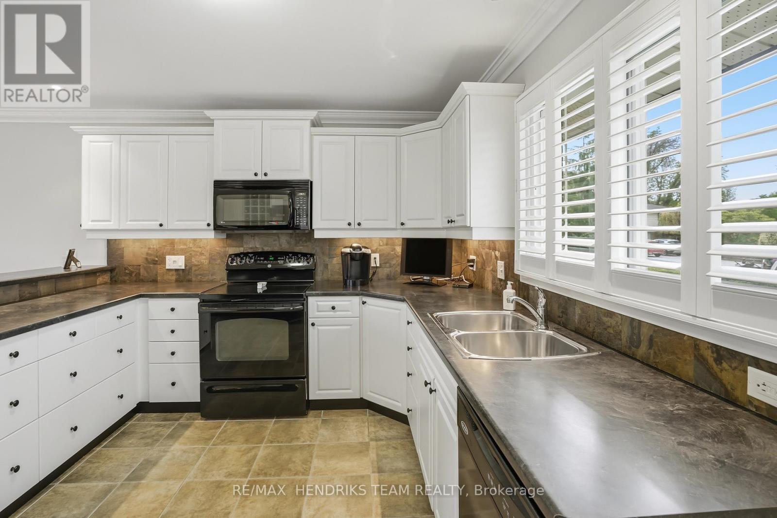17 Jasmin Crescent, St. Catharines (Glendale/glenridge), Ontario  L2T 2B9 - Photo 8 - X13158518