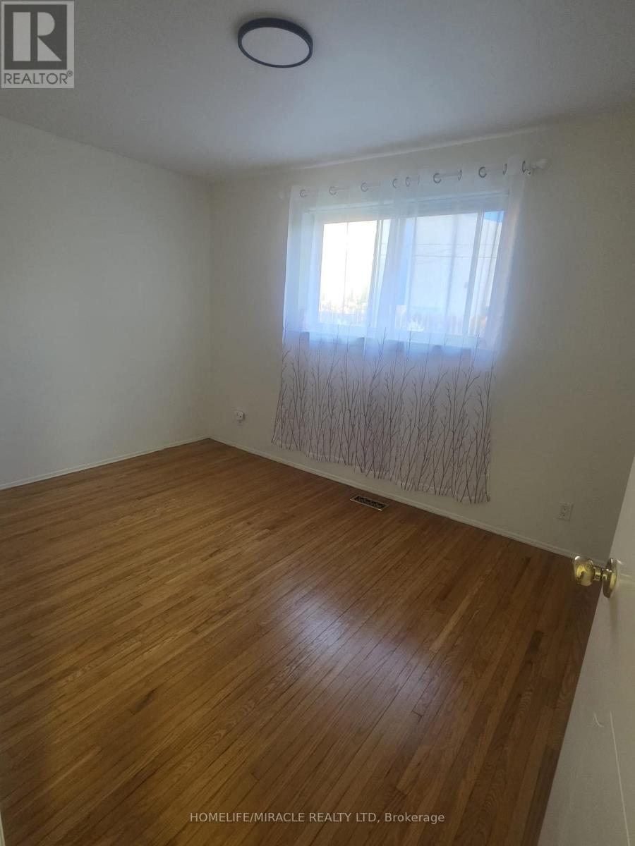 727 Kingfisher Drive, Pickering, Ontario L1W 1X4 - Photo 11 - E13136052