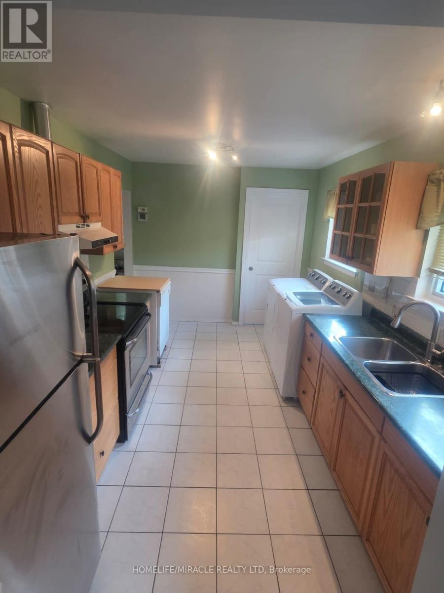 727 Kingfisher Drive, Pickering, Ontario L1W 1X4 - Photo 7 - E13136052