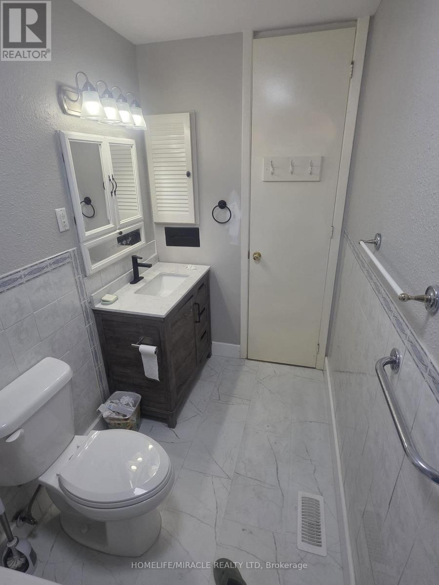727 Kingfisher Drive, Pickering, Ontario L1W 1X4 - Photo 19 - E13136052