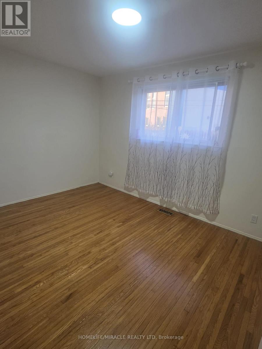 727 Kingfisher Drive, Pickering, Ontario L1W 1X4 - Photo 16 - E13136052
