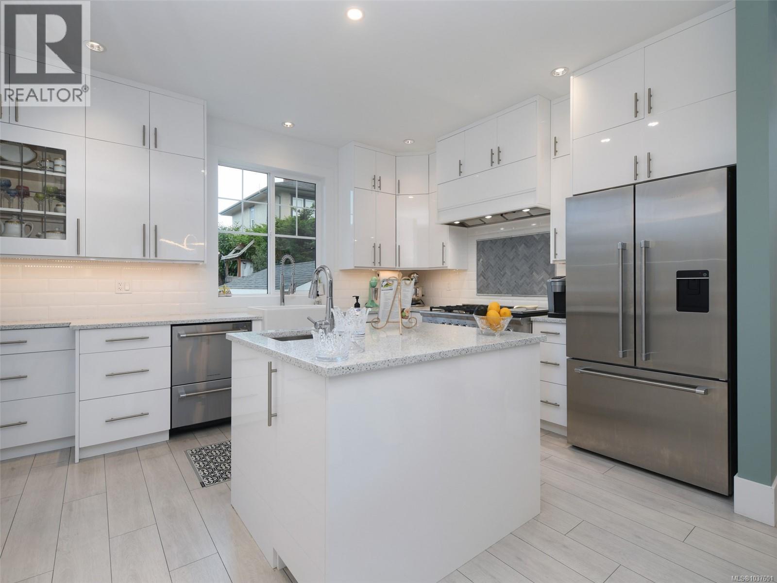 127 Wellington Ave, Victoria, British Columbia  V8V 4H8 - Photo 10 - 1037601