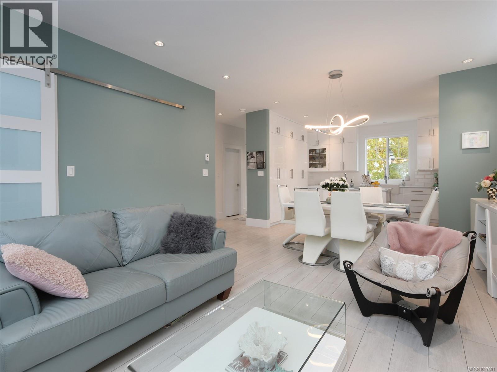 127 Wellington Ave, Victoria, British Columbia  V8V 4H8 - Photo 8 - 1037601