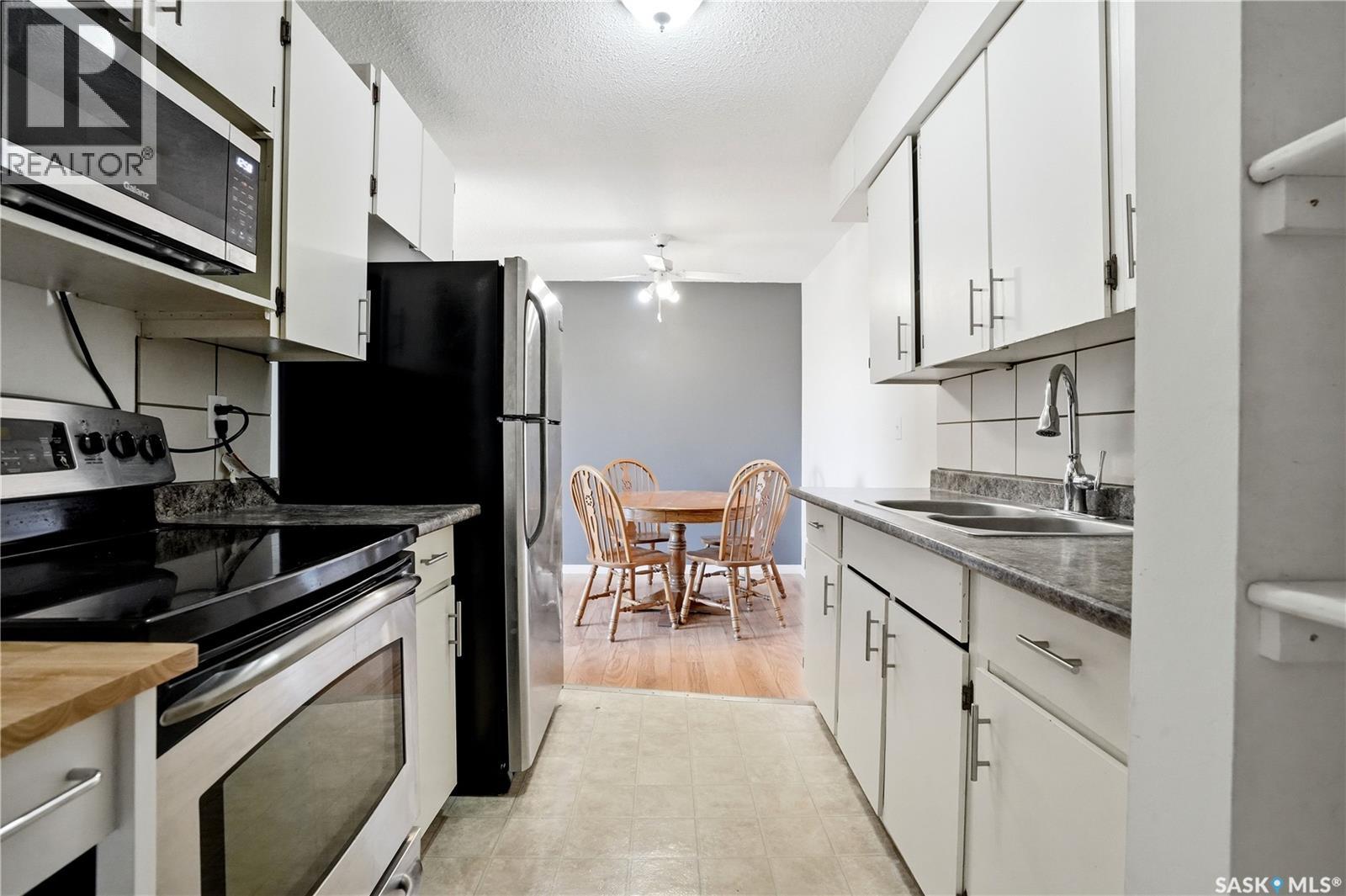 4174 Castle Road, Regina, Saskatchewan  S4S 6A4 - Photo 15 - SK036671