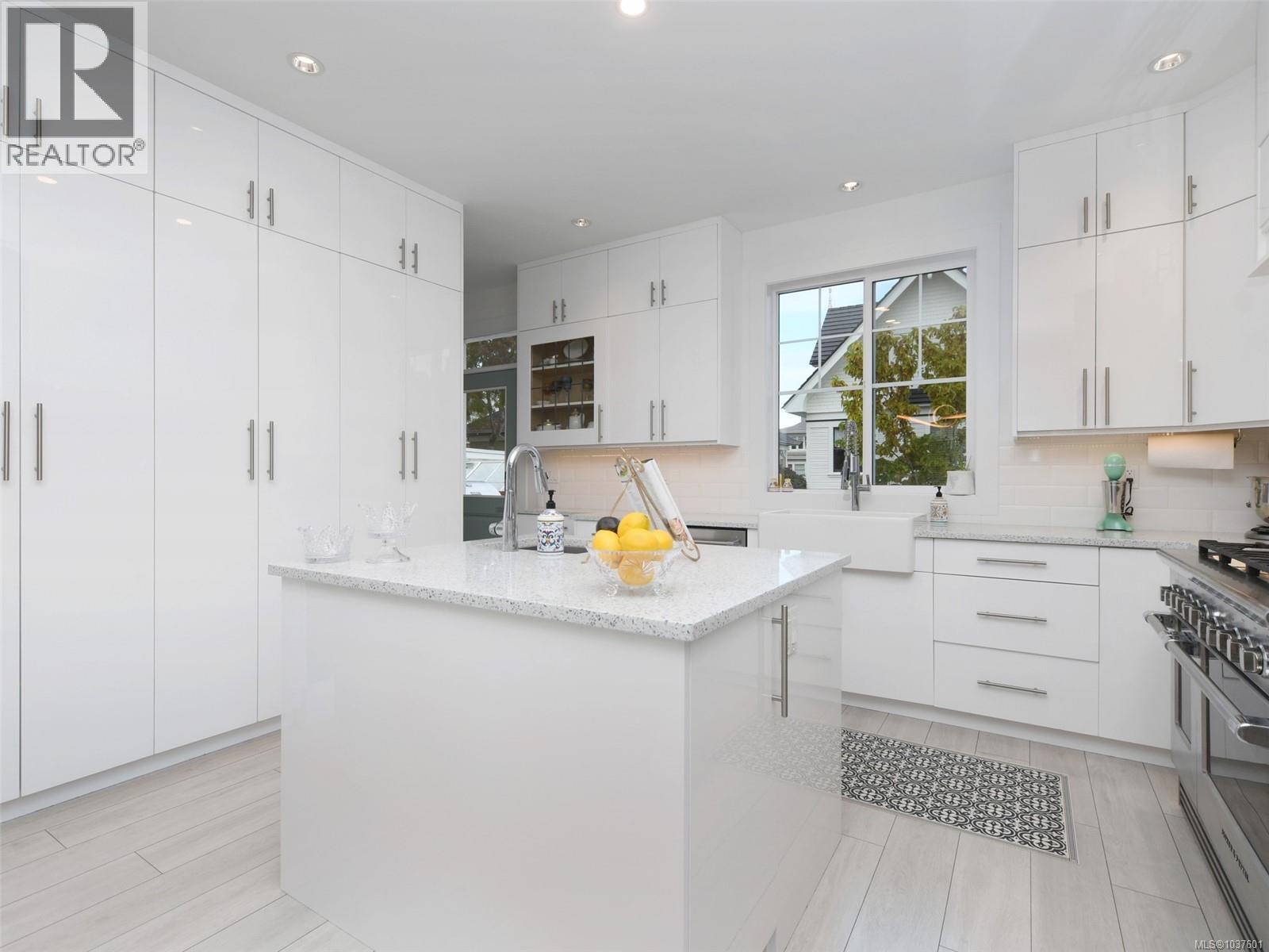 127 Wellington Ave, Victoria, British Columbia  V8V 4H8 - Photo 12 - 1037601