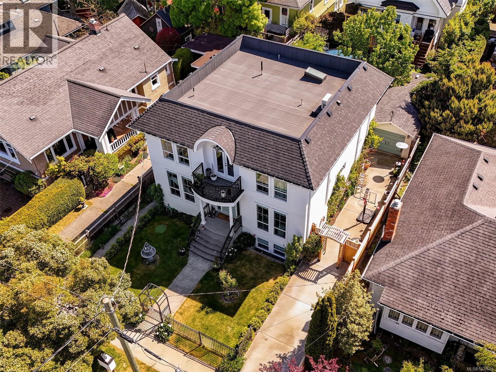 127 Wellington Ave, Victoria, British Columbia  V8V 4H8 - Photo 3 - 1037601