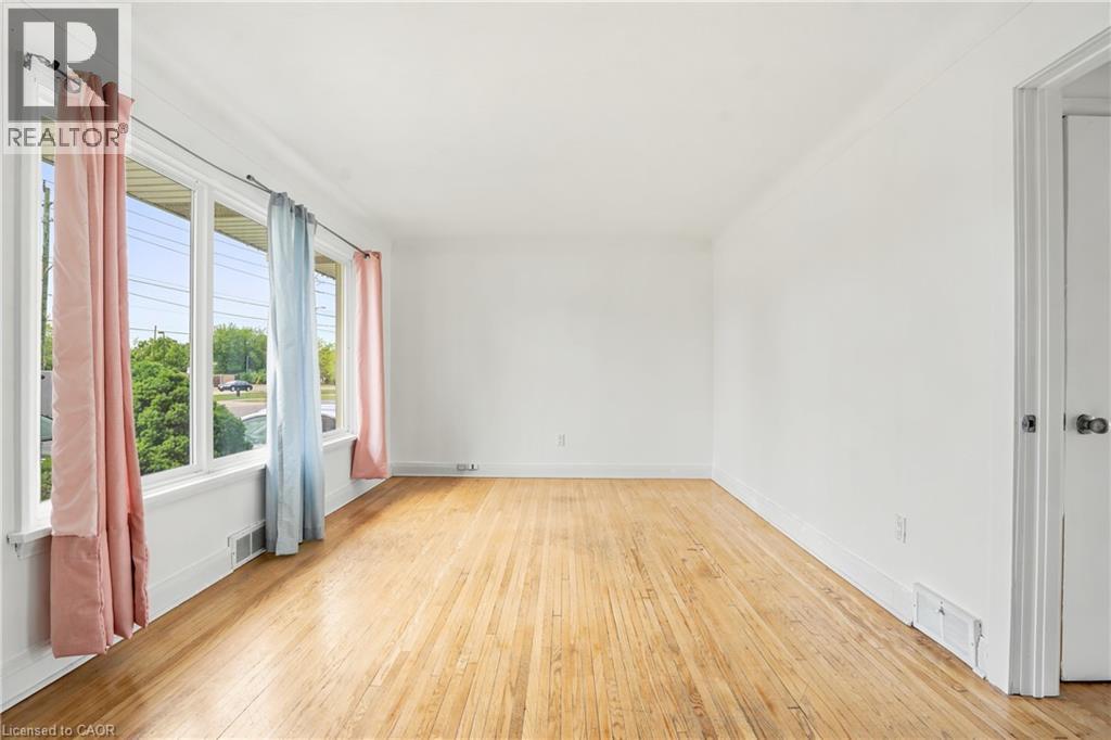 602 Geneva Street, St. Catharines, Ontario  L2N 2J4 - Photo 4 - 40832239