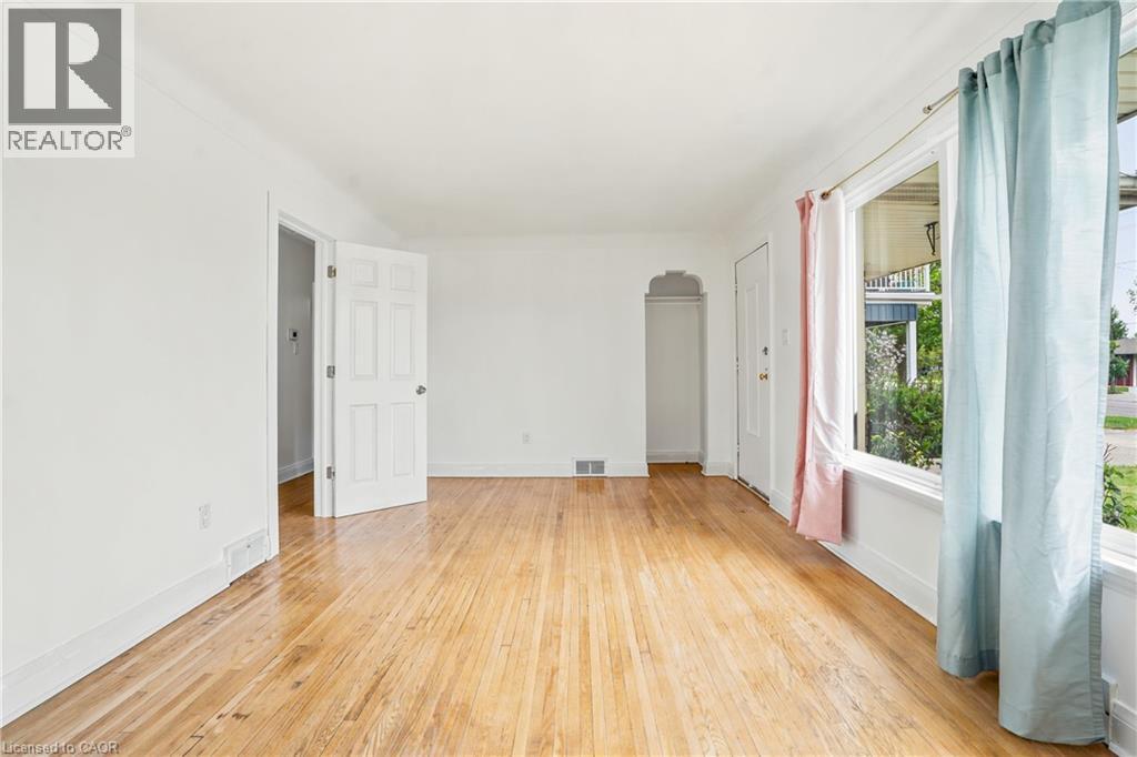 602 Geneva Street, St. Catharines, Ontario  L2N 2J4 - Photo 5 - 40832239