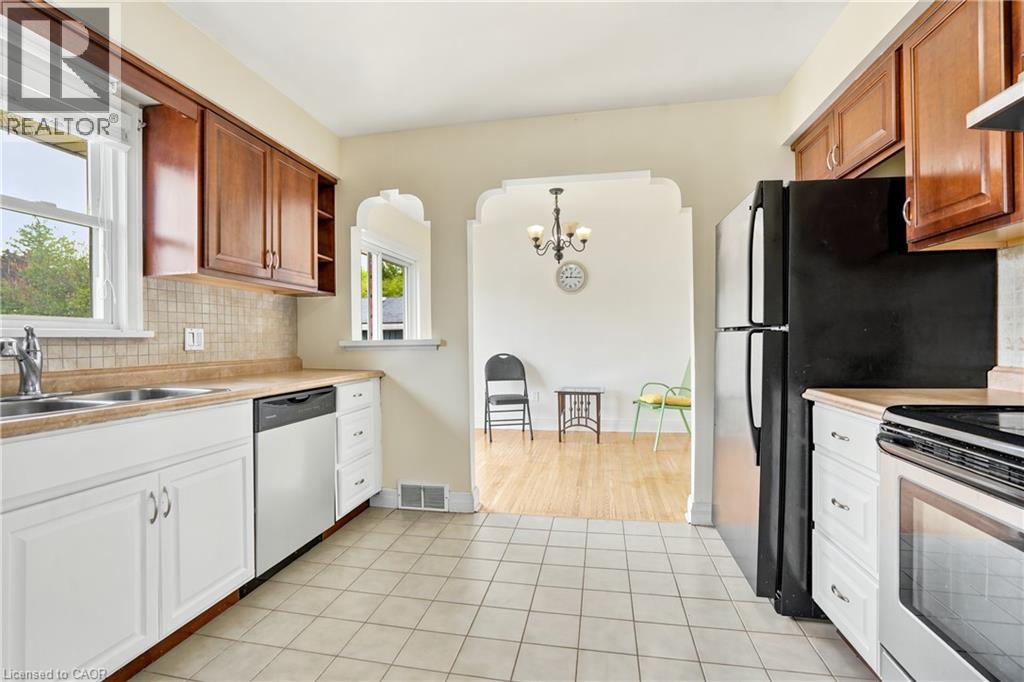 602 Geneva Street, St. Catharines, Ontario  L2N 2J4 - Photo 8 - 40832239