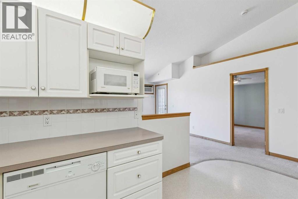321, 6868 Sierra Morena Boulevard SW, Calgary, Alberta  T3H 3R6 - Photo 9 - A2307893