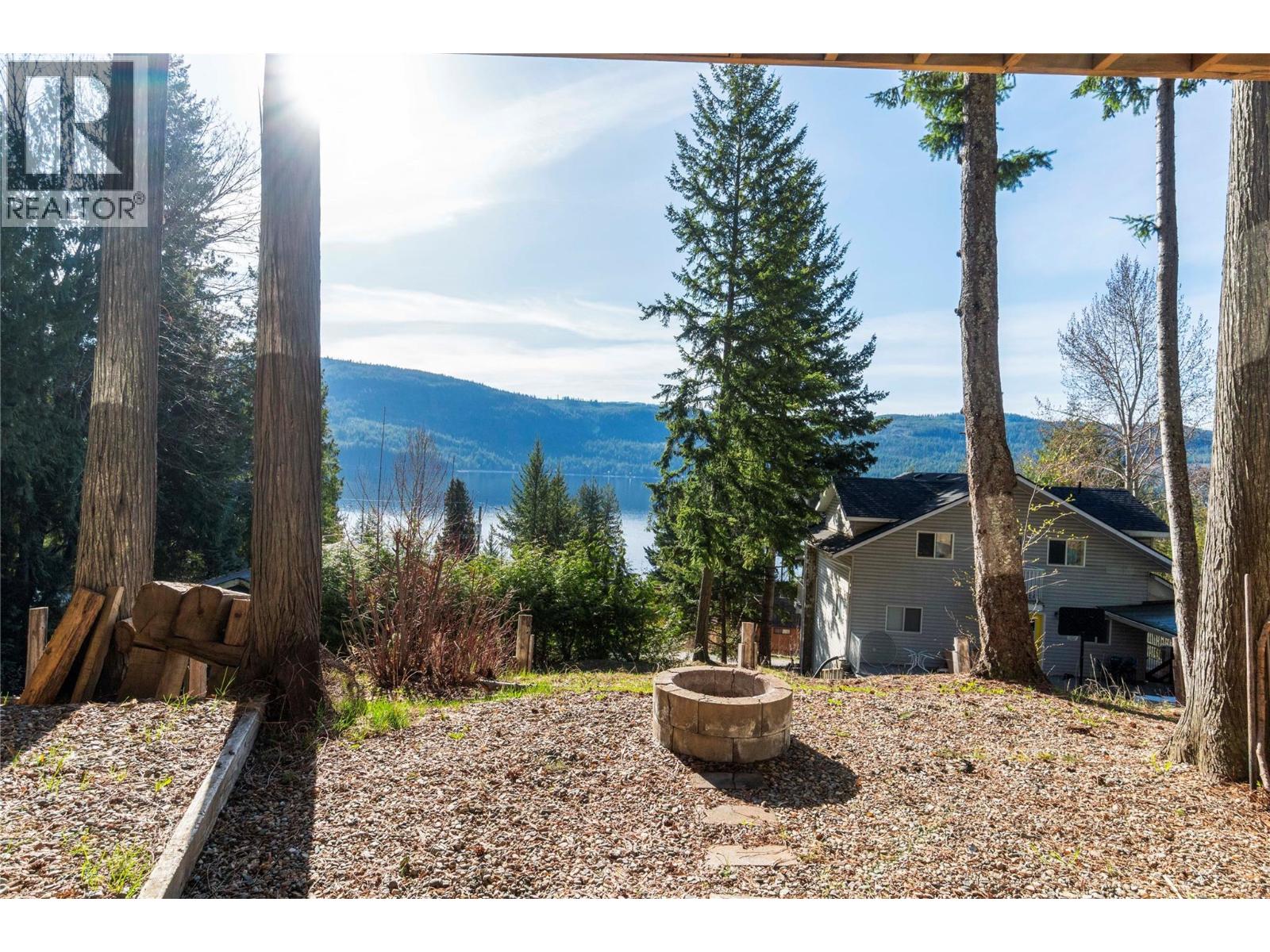 8698 Penwith Way, St. Ives, British Columbia  V0E 1M9 - Photo 3 - 10384525