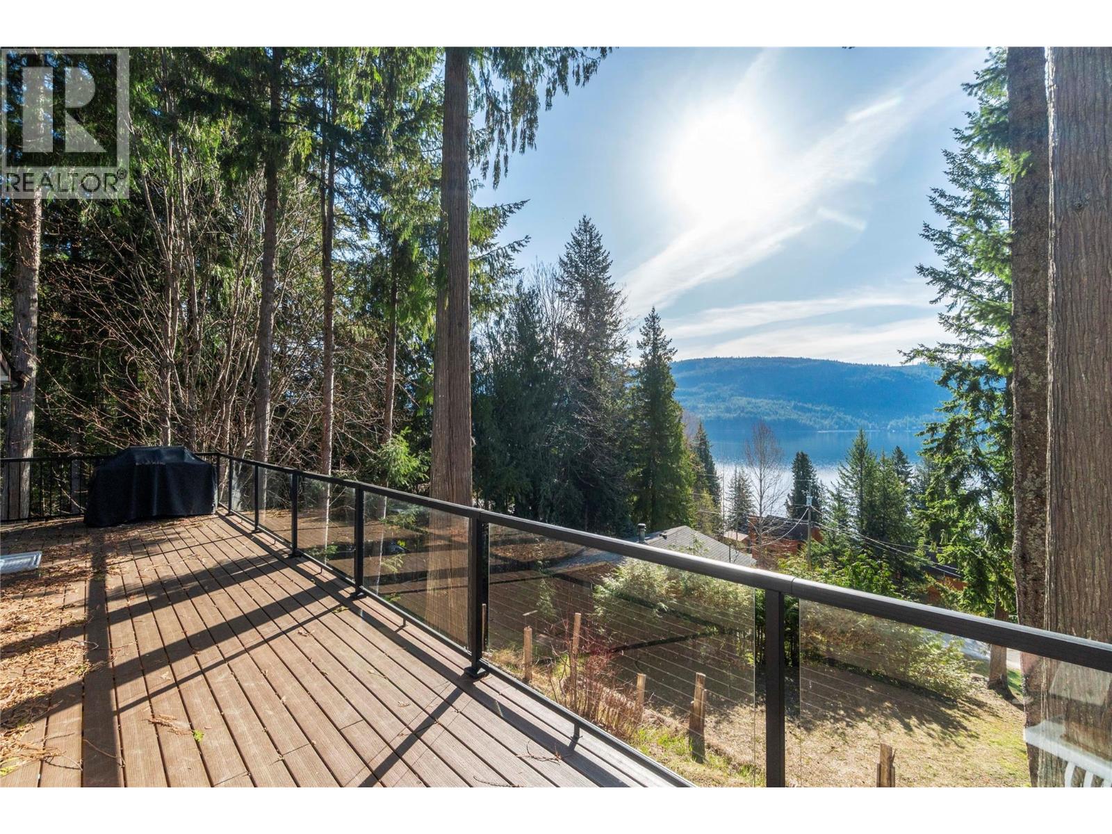 8698 Penwith Way, St. Ives, British Columbia  V0E 1M9 - Photo 4 - 10384525