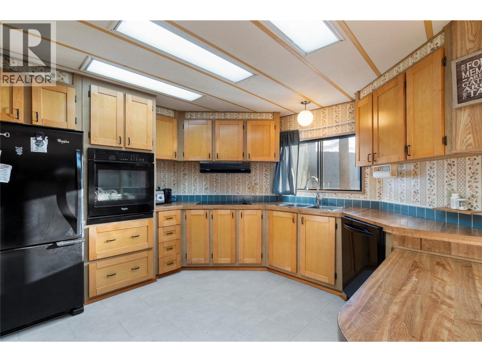 8698 Penwith Way, St. Ives, British Columbia  V0E 1M9 - Photo 10 - 10384525