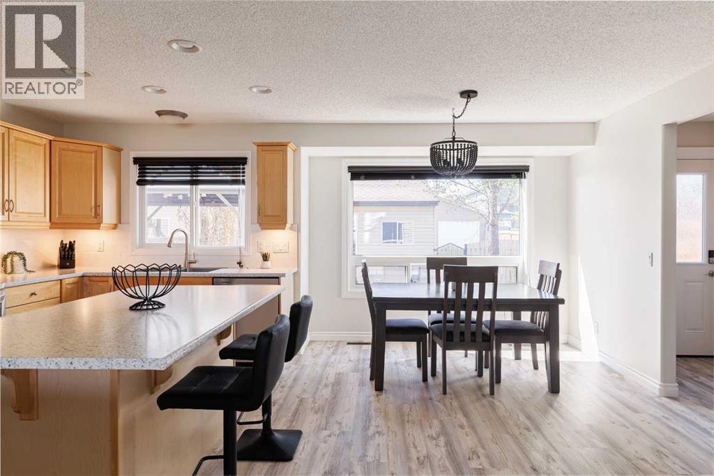 724 Prestwick Circle SE, Calgary, Alberta  T2Z 4Y5 - Photo 11 - A2313049