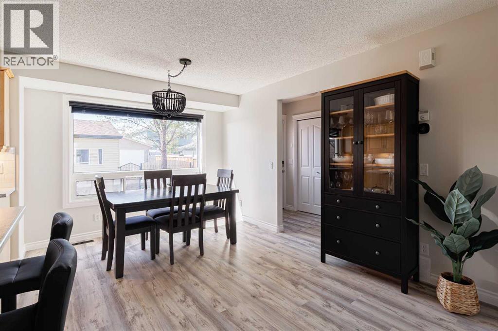 724 Prestwick Circle SE, Calgary, Alberta  T2Z 4Y5 - Photo 13 - A2313049