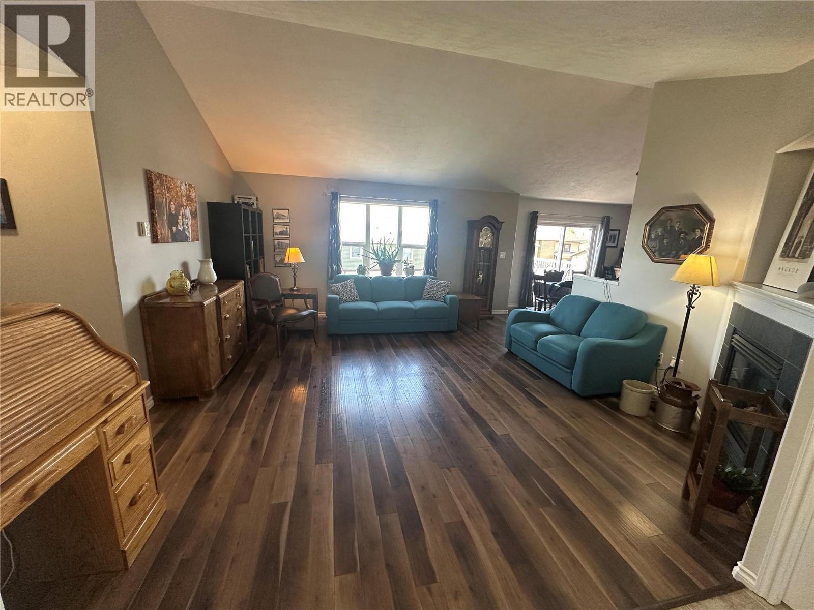 8713 19a Street, Dawson Creek, British Columbia V1G 0A7 - Photo 3 - 10388367