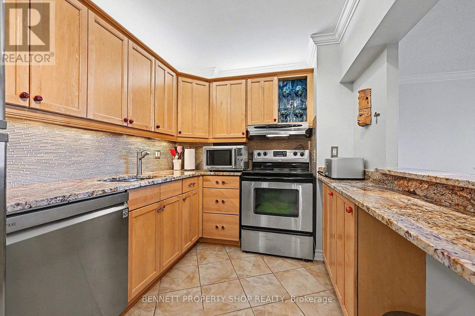 1201 - 1081 Ambleside Drive, Ottawa, Ontario  K2B 8C8 - Photo 4 - X12972266