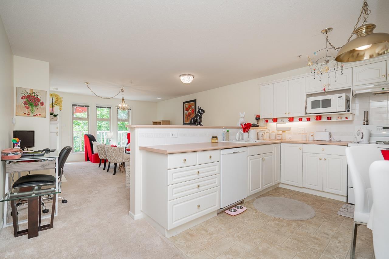 409 15340 19a Avenue, Surrey, British Columbia  V4A 9W1 - Photo 8 - R3123008