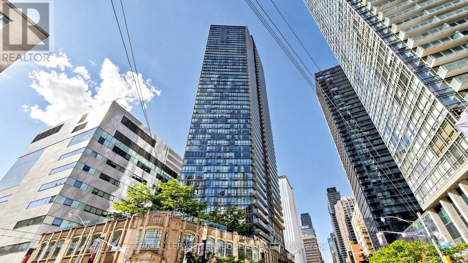 2710 - 832 Bay Street, Toronto, Ontario  M5S 1Z6 - Photo 1 - C13158270