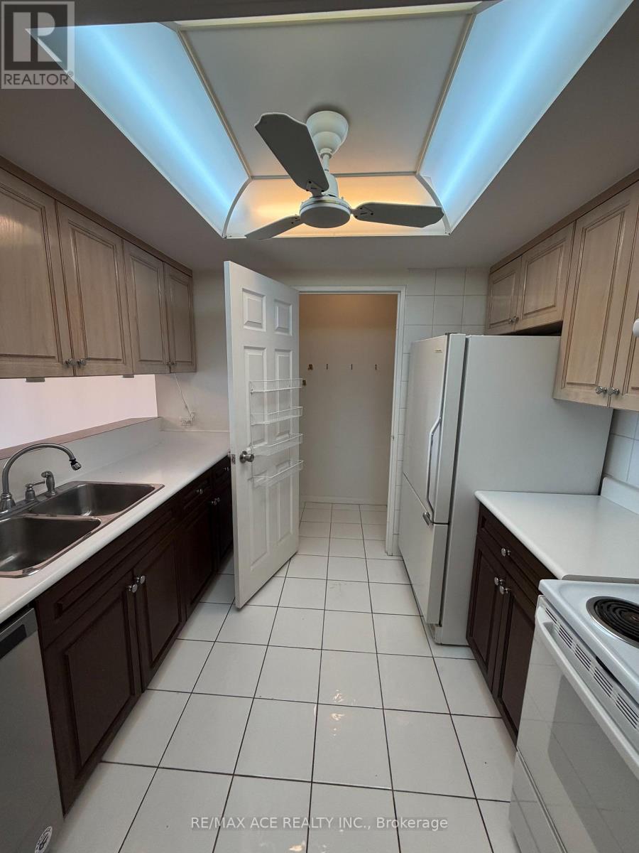 1609 - 1555 Finch Avenue E, Toronto, Ontario  M2J 4X9 - Photo 8 - C13158376