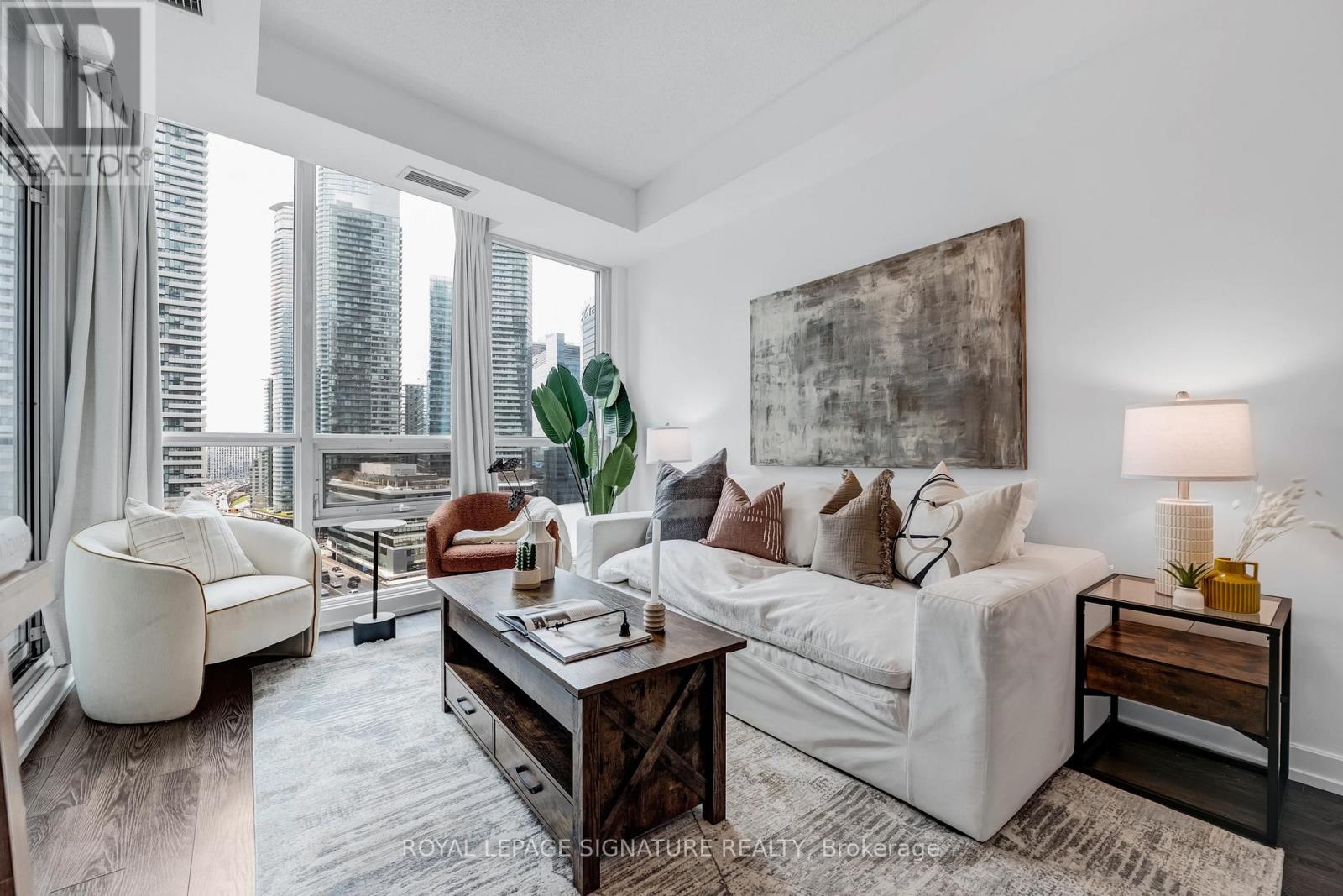 1801 - 18 Harbour Street, Toronto, Ontario  M5J 2Z6 - Photo 2 - C13158430