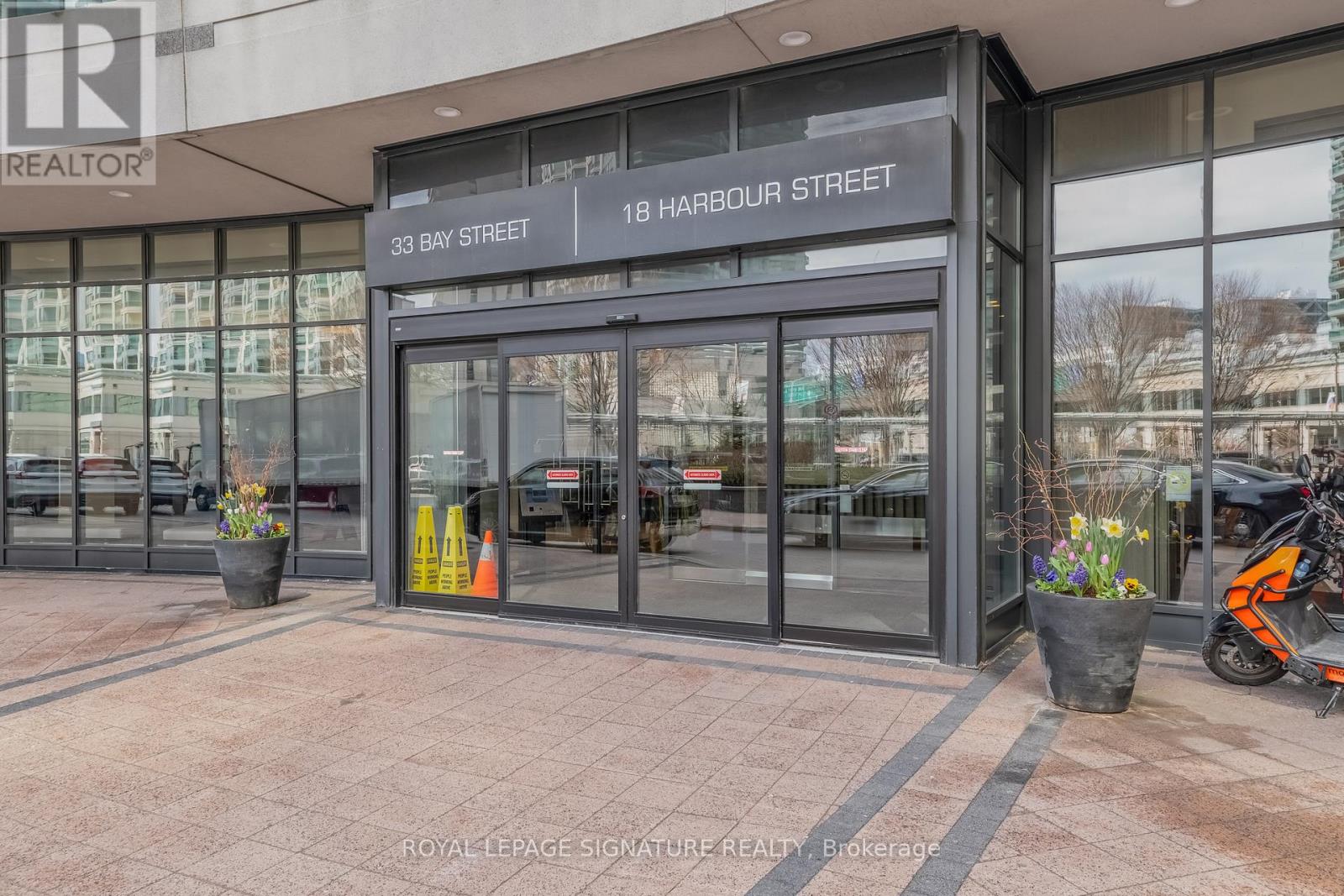 1801 - 18 Harbour Street, Toronto, Ontario  M5J 2Z6 - Photo 33 - C13158430