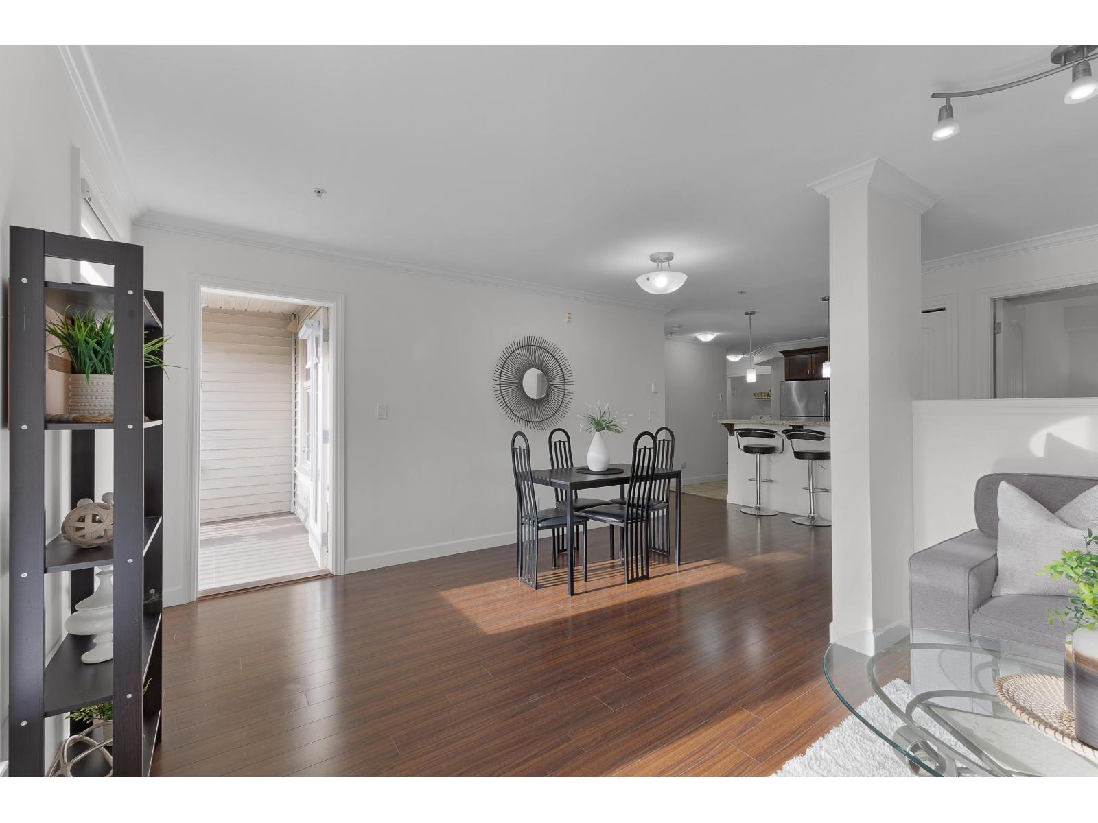202 8084 120a Street, Surrey, British Columbia  V3W 1V2 - Photo 5 - R3125328