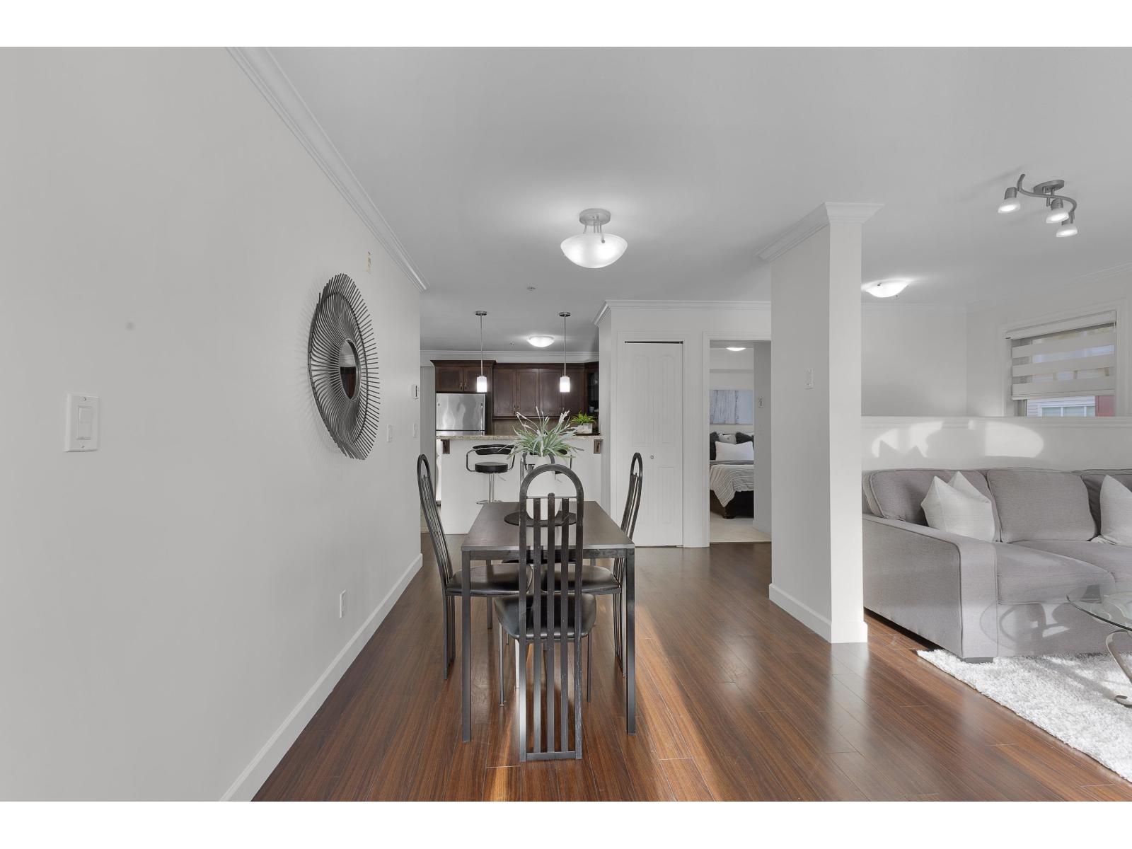 202 8084 120a Street, Surrey, British Columbia  V3W 1V2 - Photo 3 - R3125328