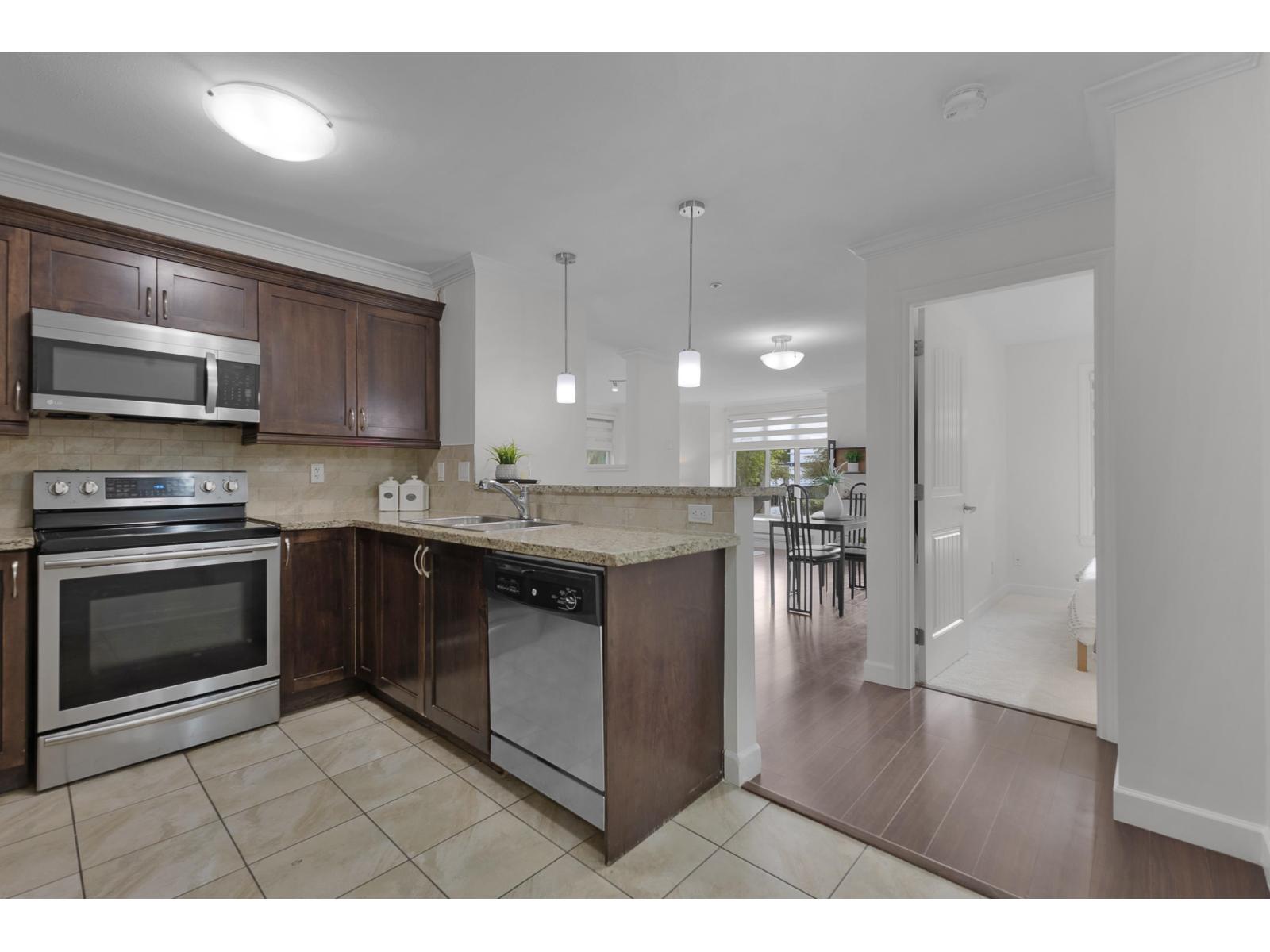 202 8084 120a Street, Surrey, British Columbia  V3W 1V2 - Photo 11 - R3125328