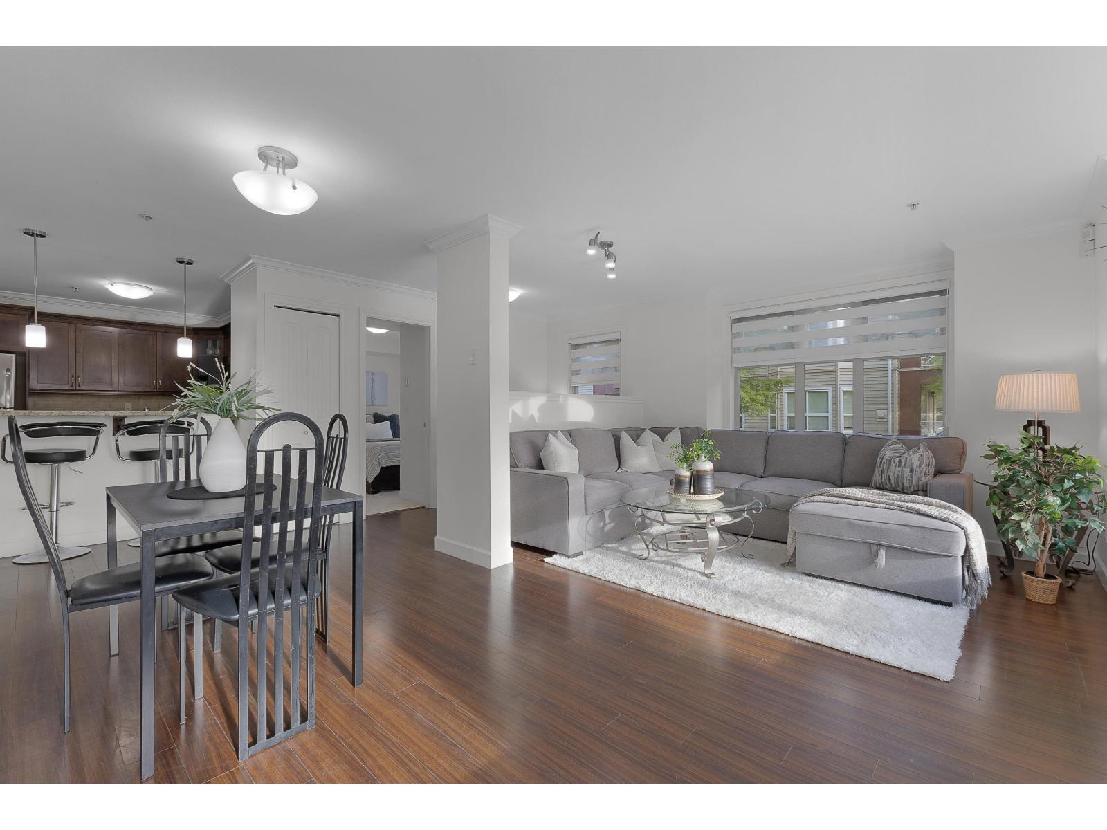 202 8084 120a Street, Surrey, British Columbia  V3W 1V2 - Photo 2 - R3125328